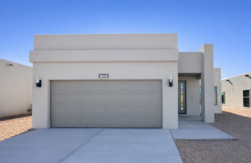 729 Paseo del Agua St.