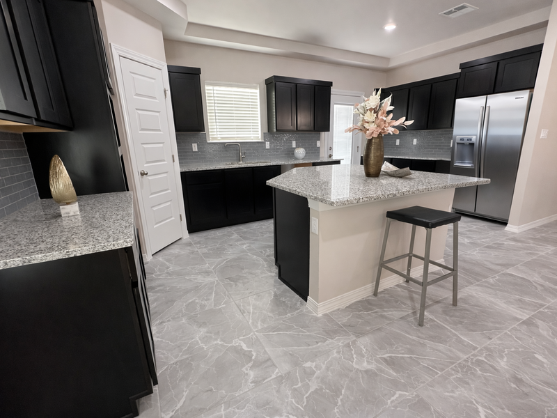 Appliances shown for illustration purposes only and may vary.