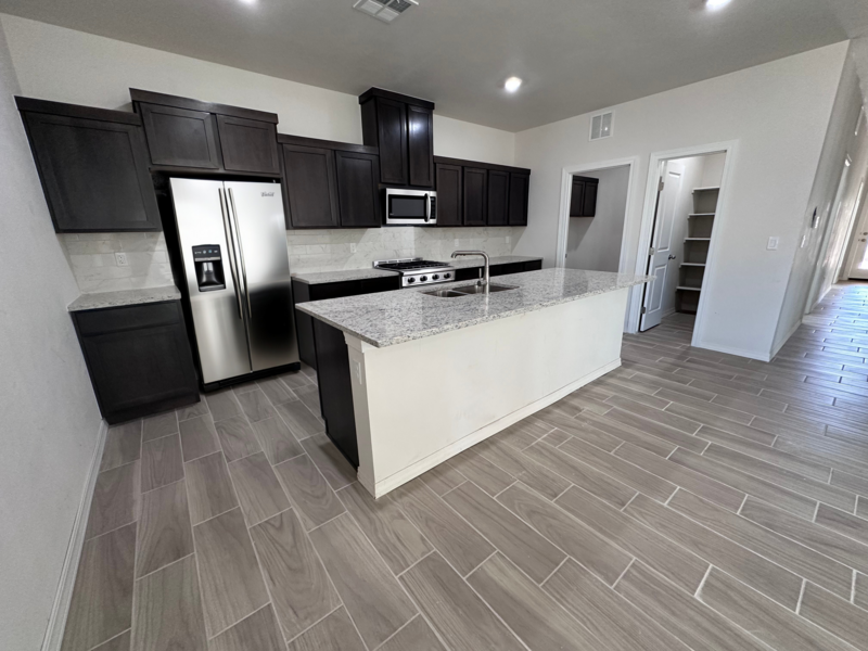 Appliances shown for illustration purposes only and may vary.