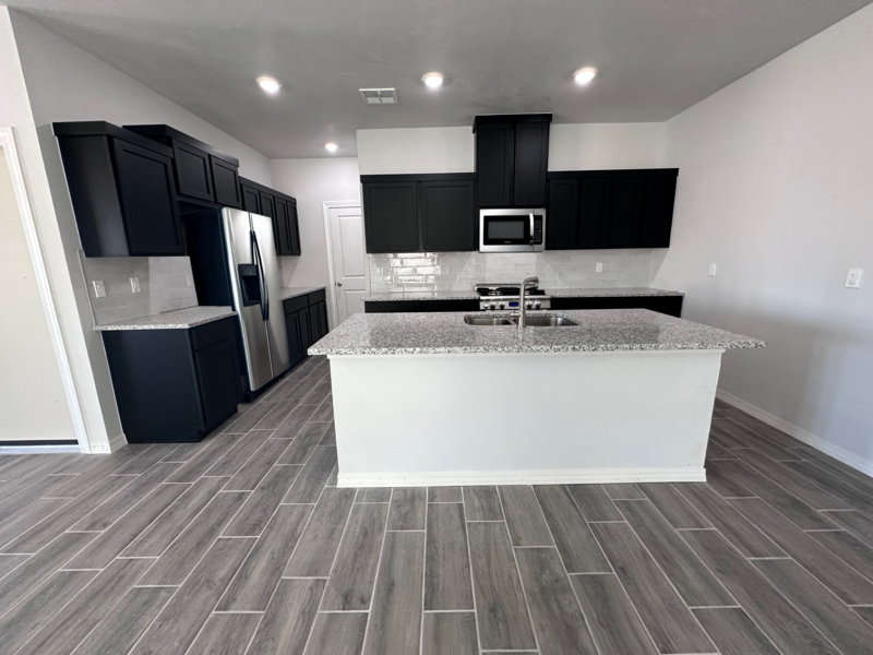 Appliances shown for illustration purposes only and may vary.