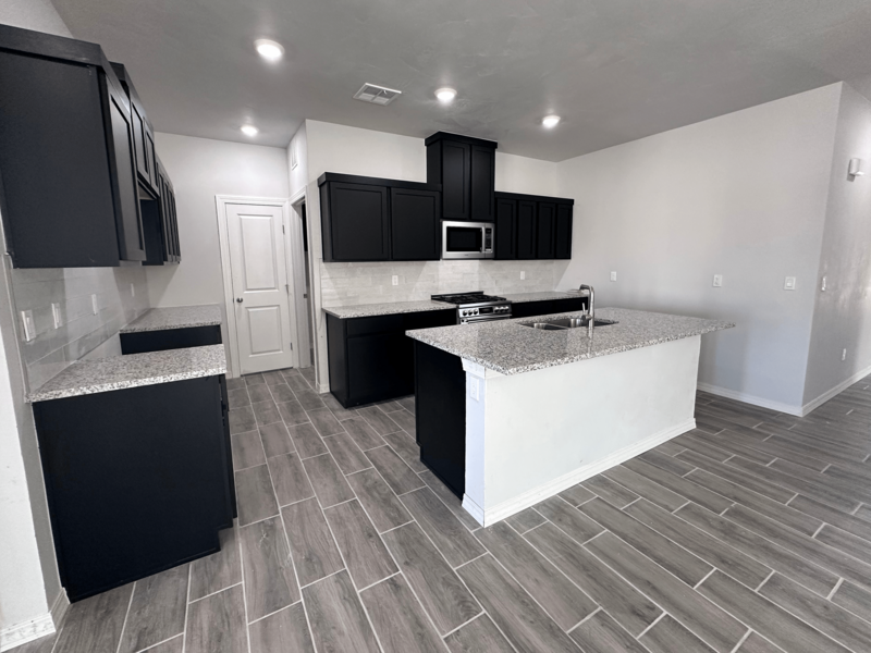 Appliances shown for illustration purposes only and may vary.