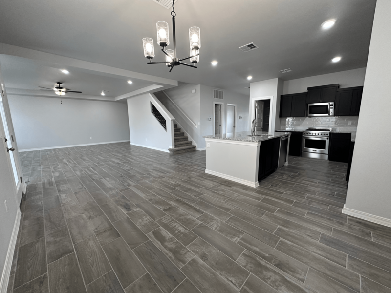 Appliances shown for illustration purposes only and may vary.