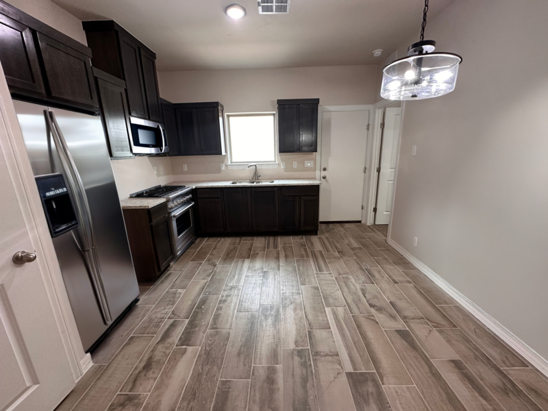 Appliances shown for illustration purposes only and may vary.