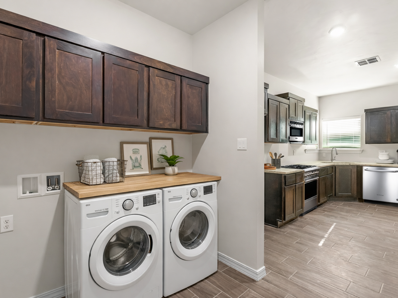 Appliances shown for illustration purposes only and may vary.